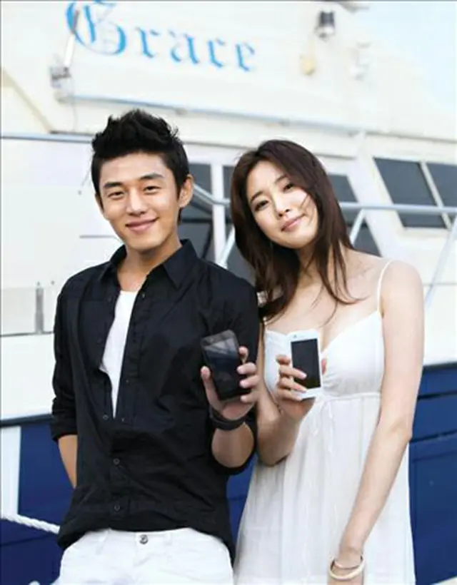 ユ・アイン（左）とキム・サラン（右）