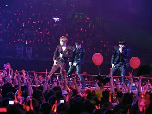 「JYJ」
