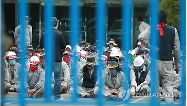 乗組員がストライキを行っている柳成企業の牙山工場＝２３日、牙山（聯合ニュース）