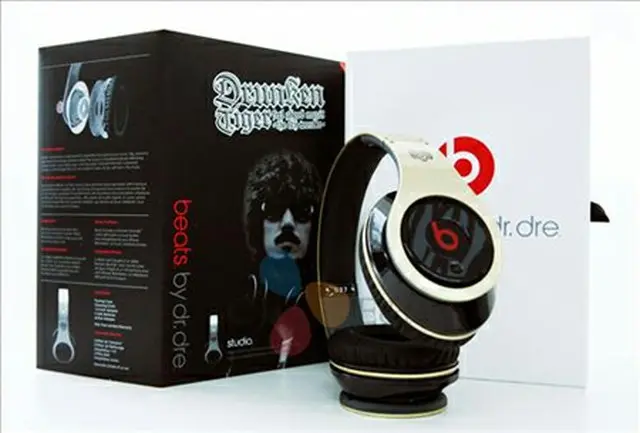 「Beats studioタイガーJK エディション」のヘッドフォン