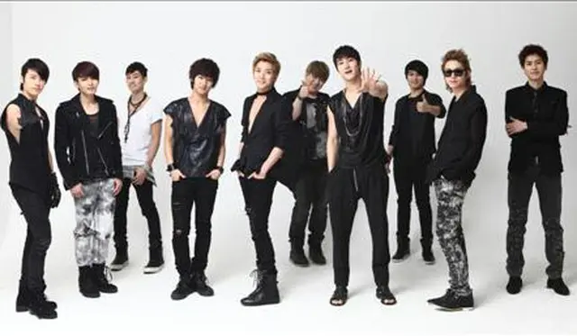 SUPER JUNIOR