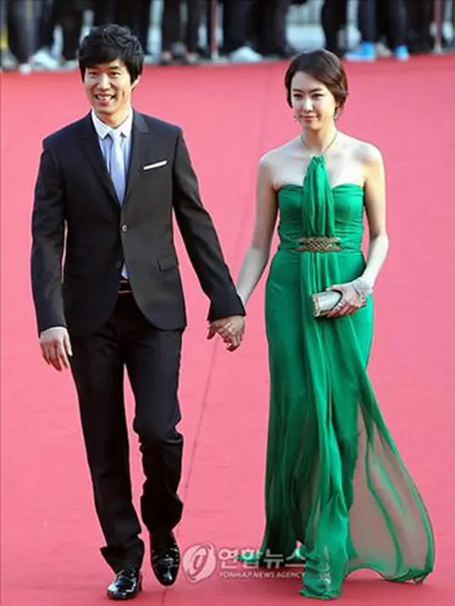 ユ・ジュンサン（左）とホン・ウンヒ（右）