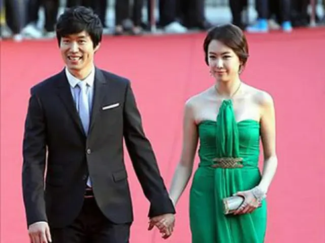 ユ・ジュンサン（左）とホン・ウンヒ（右）
