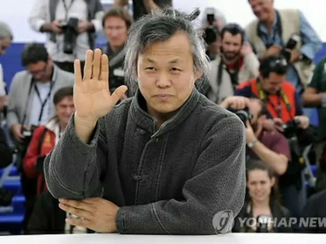 カンヌ映画祭に出席したキム・ギドク氏＝（ＡＦＰ＝聯合ニュース）