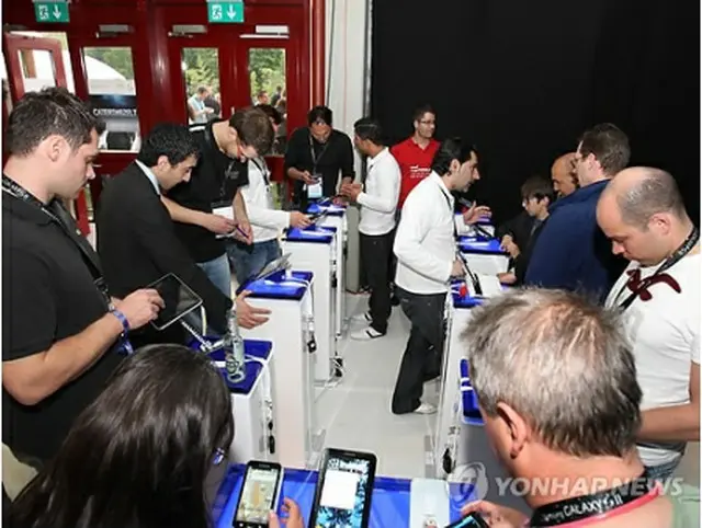 4月にドイツで開催された「GalaxyS2」発売イベントのときの様子（サムスン電子提供）＝（聯合ニュース）