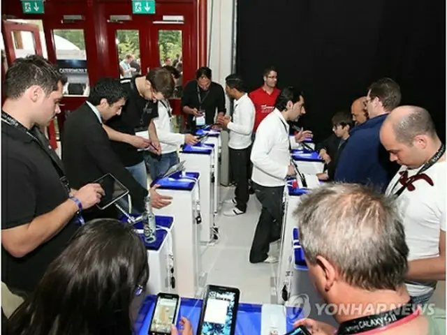 4月にドイツで開催された「GalaxyS2」発売イベントのときの様子（サムスン電子提供）＝（聯合ニュース）