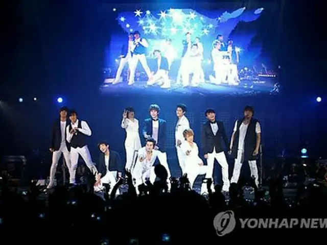 SUPER JUNIOR