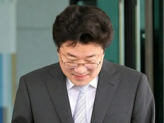 辞任を表明した金畯圭検察総長＝４日、ソウル（聯合ニュース）