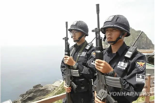 独島の警備にあたる海岸警備隊＝（聯合ニュース）