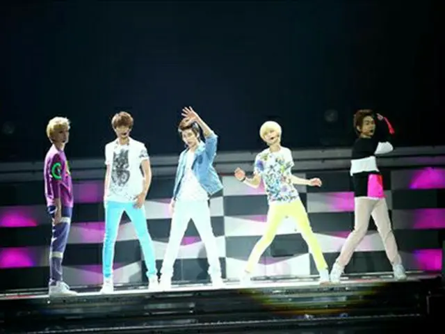 「SHINee」