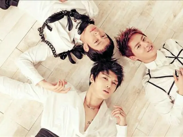 「JYJ」