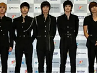 K-POP歌手、クリスマスステージに登場