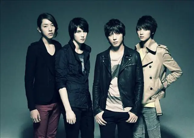 「CNBLUE」