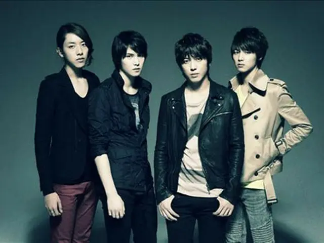 「CNBLUE」