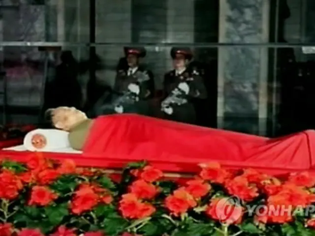 朝鮮中央テレビが公開した金総書記の遺体＝２０日、ソウル（朝鮮中央テレビ＝聯合ニュース）