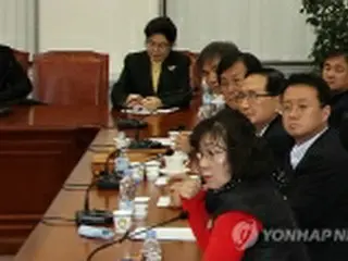 泥沼化する韓国政界　野党でも現金授受疑惑が浮上