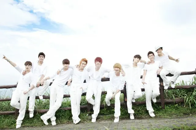 「ZE:A」