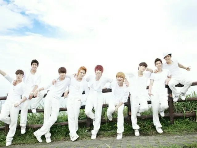 「ZE:A」