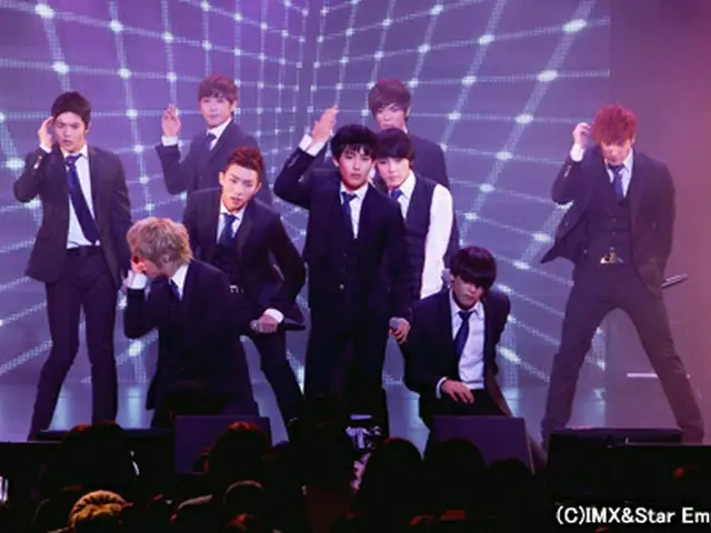 「ZE:A」