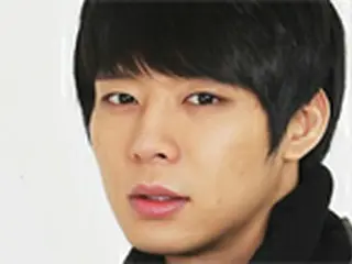 泣き崩れた「JYJ」ユチョン、父眠る韓国に到着