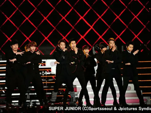 SUPER JUNIOR