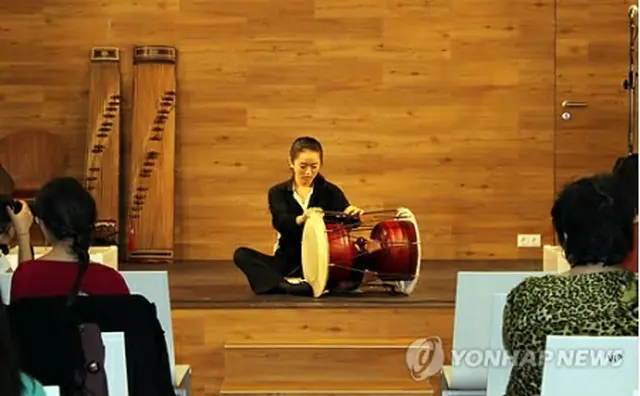 韓国伝統音楽の公演模様＝（聯合ニュース）