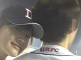 パク・チニ＆ジョン・パクが野球観戦デート