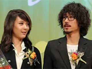 タイガーJK＆ユン・ミレ夫婦、勉強部屋の子どもたちを応援