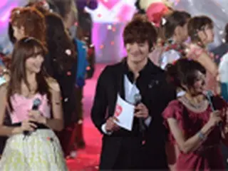 JUNO　ファッションイベント「Girls Award」で日本で初めての司会務める