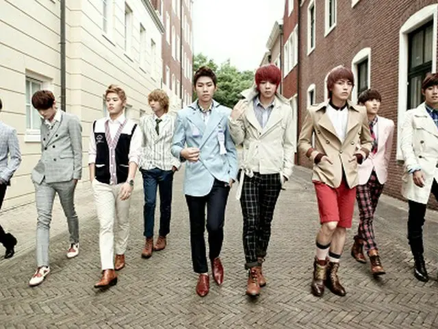「ZE:A」