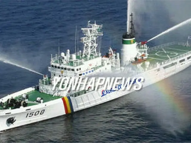 １５００トン級の独島警備艦「チェミン８号」＝２００５（聯合）