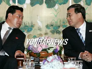 閣僚級会談の北朝鮮代表が到着、一様に険しい表情