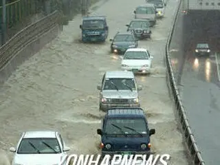 中部地方はあすまで大雨、首都圏も雨の被害