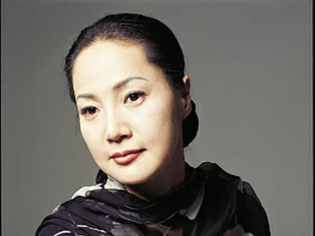 チャングムの恩師“韓尚宮”でおなじみのヤン・ミギョン＝2004年（聯合）