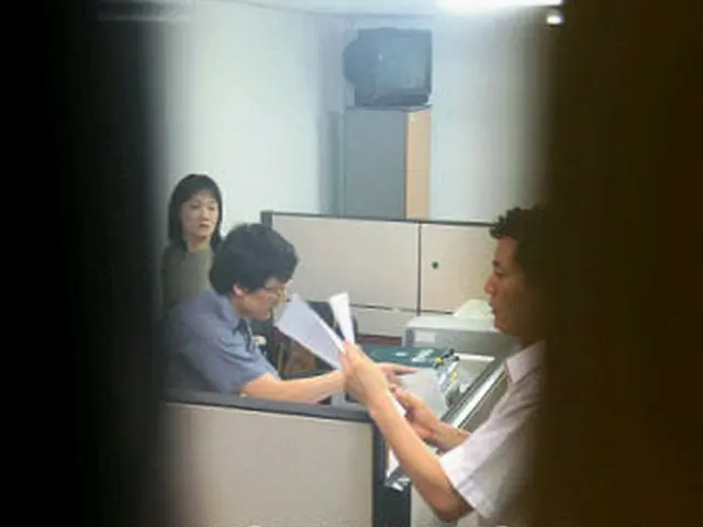 映像物等級委員会を家宅捜索するソウル中央地検＝23日、ソウル（聯合）