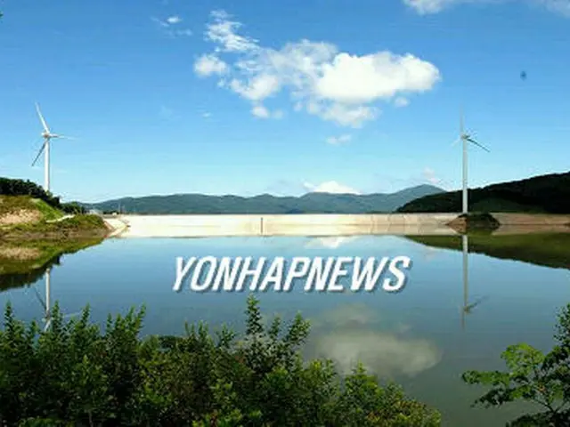 10年余りの工期を経て完工した襄陽揚水発電所。写真は上部ダム全景＝4日、襄陽（聯合）