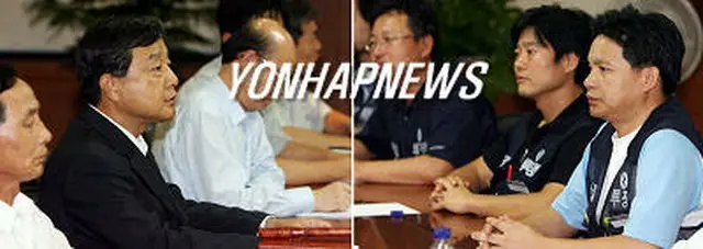 交渉を再開した発電労使＝４日、ソウル（聯合）