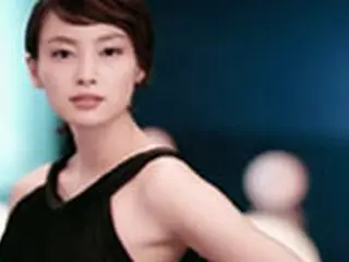 イ・ナヨン　広告の中の“神秘的な女神？”