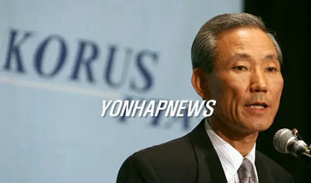 記者会見する金宗フン韓国側首席代表＝7日、シアトル（聯合）