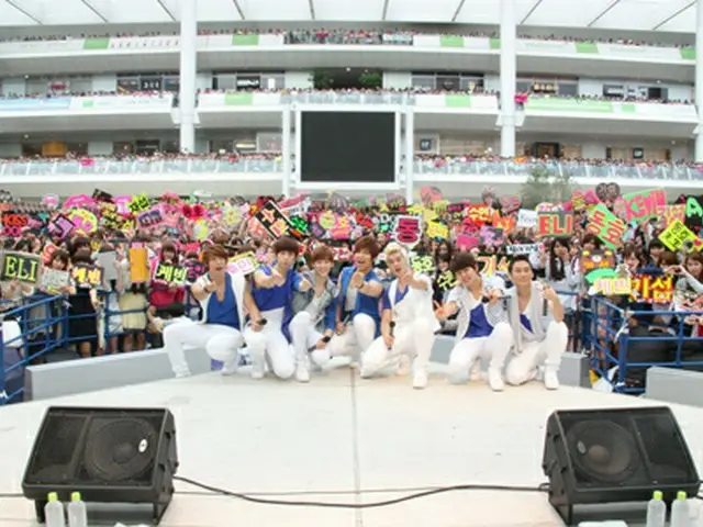 「U-KISS」（オフィシャル写真）