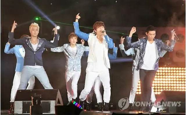 U-KISS＝（聯合ニュース）
