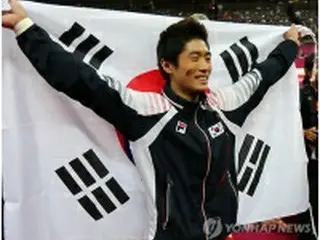 韓国体操で初の金メダル　男子跳馬のヤン・ハクソン