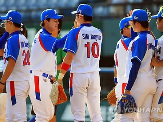 勝利をよろこぶ韓国選手＝31日、ソウル（聯合ニュース）