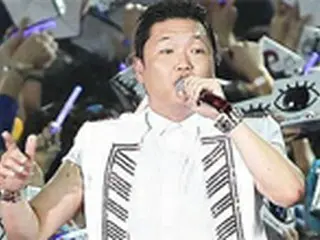 PSY　米ジャスティン・ビーバーのレコードレーベルと契約