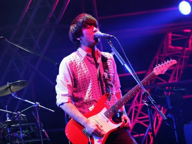 「CNBLUE」