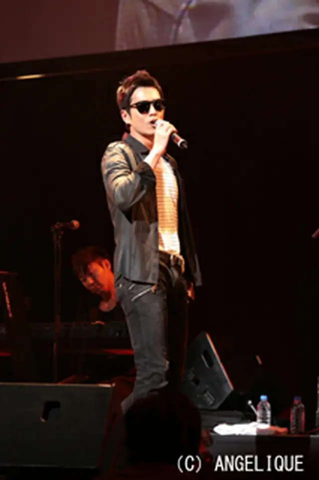 (C)ANGELIQUE