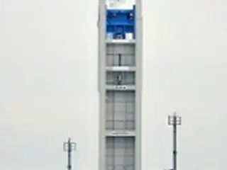 韓国ロケット　発射台への設置完了＝26日打ち上げ