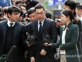 李大統領の長男を聴取　土地不正購入疑惑で