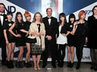 「AOA」、駐韓英国大使館「007」VIP試写会に参加