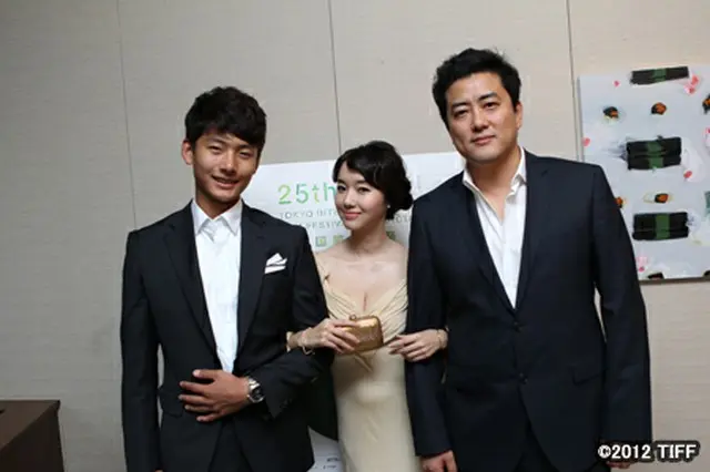 左から俳優ソ・ヨンジュ、女優イ・ジョンヒョン、カン・イグァン監督